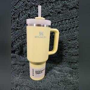 Stanley Pomelo Quencher H2.0 Tumbler 40 Oz